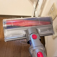 ダイソン掃除機とスタンドまとめてお譲りします。の画像