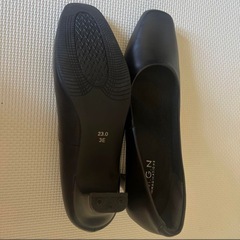 未使用 プレーントゥパンプス 23cm 青山購入の画像