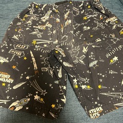 宇宙柄　ハーフパンツ　グローバルワーク　の画像