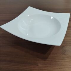 Wedgwood ウェッジウッド スクエアボウルの画像