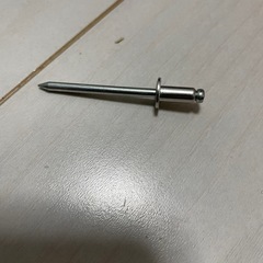 ステンレスリベット　500個くらい
の画像