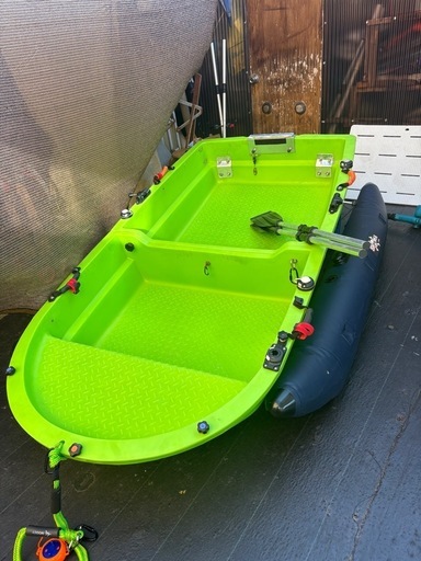 二分割樹脂ボート