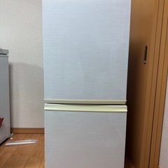 2ドア冷蔵庫の画像