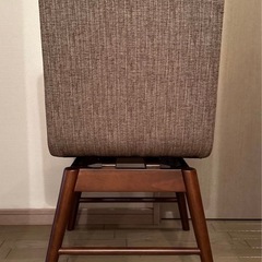 ニトリ　回転式ダイニングチェア　ライジング　ミドルブラウン/ベージュの画像
