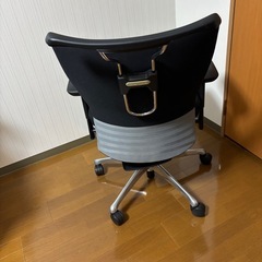 オフィスチェアの画像