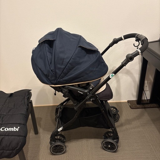 ベビーカー　　コンビ ホワイトレーベル スゴカルα 4キャス compactエッグショックHU