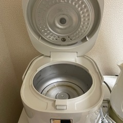 【取引予約済】SHARP 炊飯器3合　2022年製の画像
