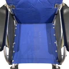 ○松永福利器具製造 アルミ介助式車椅　車いす 13.2kg AR-500 約 幅640×奥行980×高さ850(㎜) 折りたたみ時 約 幅440×奥行980×高さ850(㎜)の画像