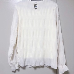 【10/25迄の限定価格】美品トップスの画像