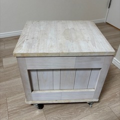 木製収納箱の画像