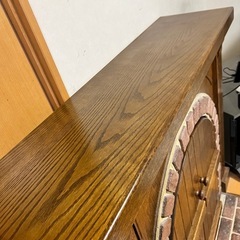 暖炉風キャビネット アンティーク調 木製収納棚の画像