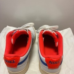NIKE ナイキのスニーカーの画像