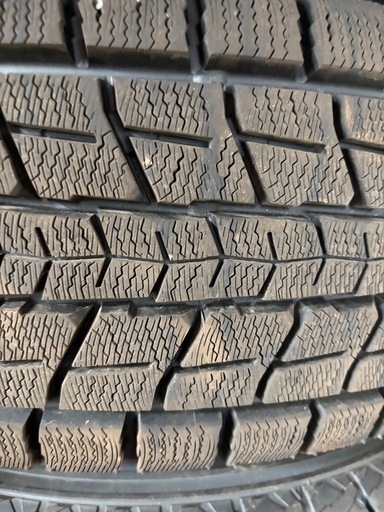 【取引終了致しました】スタッドレスタイヤ　215 70 R16デリカd5　