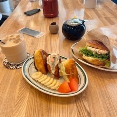 10/27(月)11:30より。ランチ会一緒にいかがですか…