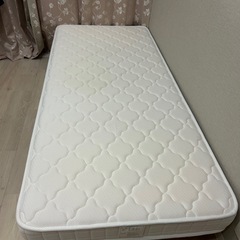 ベッド・足つきマットレスの画像