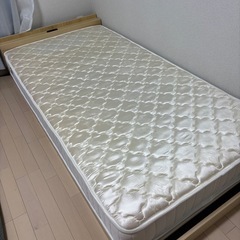 至急！シングルベッド　マットレス、掛け布団付き 10/26 15時までに取りに来ていただける方　の画像