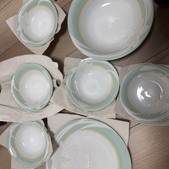 お値下げしました！新品未使用！Yves Saint Laurent サラダパーティーセットの画像