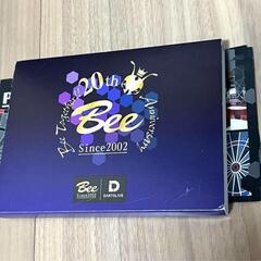 ダーツ　Bee 20th 3本セット　割引券4枚の画像