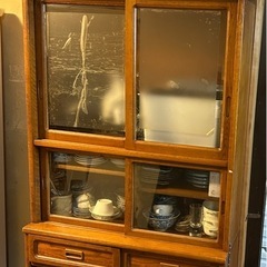 食器棚の画像