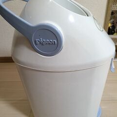 ピジョン　オムツ用ゴミ箱の画像