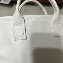 ☆XSサイズ☆白ペイズリー柄レザーのミニトートバッグ国産ホワイト本革ハンドメイドの画像