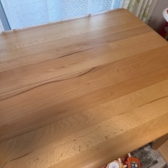 ダイニングテーブルの画像