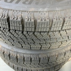 スタッドレスタイヤ 安心のブリヂストン ブリザック（ホイール付き）軽自動車用４本 美品 屋根下保管 カバー
付き155/65R14の画像