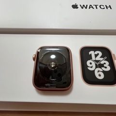 Apple Watch SE ピンクゴールドの画像