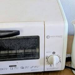 無料　高価シングルベッド２つ　リビングテーブル　などの画像
