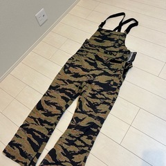 ビブスパンツ　スノーボードの画像