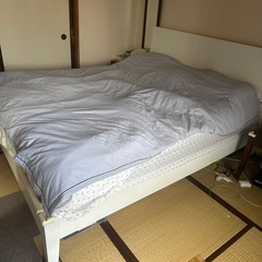 ベッドフレームの画像
