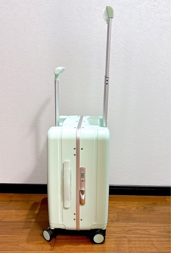 【新品未使用】キャリーケース 子どもが乗れる キッズキャリー 機内持込可 Sサイズ グリーン