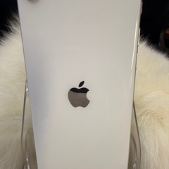 iPhone SE 第2 世代 128GB ホワイトSIMフリー 「美品」箱付きの画像