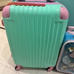 スーツケース無料すみっこ他2つの画像