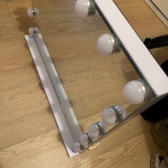 【美品】ライト付き女優ミラー💡大きめサイズの画像