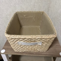 収納棚(籠付き)の画像