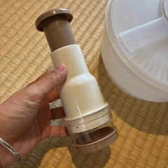 野菜カッター&ハンドル付きサラダスピナーの画像