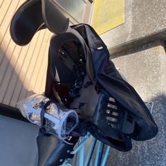非電動子供乗せ自転車とヘルメットのセットの画像