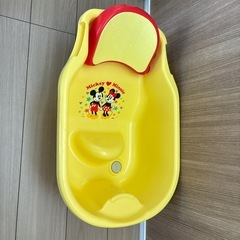 ベビーベットと用布団⭐︎ベビーバス⭐︎バウンサー⭐︎チャイルドシートの画像