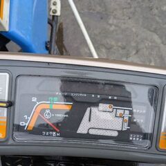 鹿児島発　グレンタンク　イセキ　二条刈りディーゼルコンバインHV214G-AWCの画像