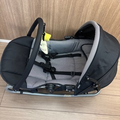 ベビーベットと用布団⭐︎ベビーバス⭐︎バウンサー⭐︎チャイルドシートの画像