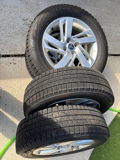 ライズ　スタッドレス4本セット　タイヤのみ