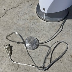 フロアライト　フロアランプ　スタンドライト　照明　ベガコーポレーション製　モダン　北欧風の画像