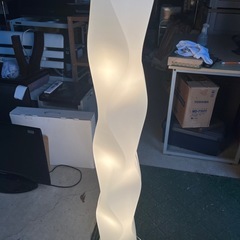 フロアライト　フロアランプ　スタンドライト　照明　ベガコーポレーション製　モダン　北欧風の画像