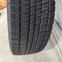 235/50R20 スタッドレスタイヤの画像