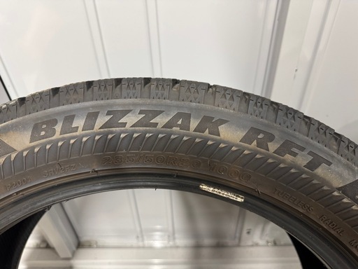 235/50R20 スタッドレスタイヤ