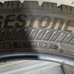 235/50R20 スタッドレスタイヤの画像