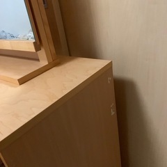 無印良品 デスクとミラーの画像