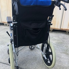 新品 折りたたみ　車椅子の画像