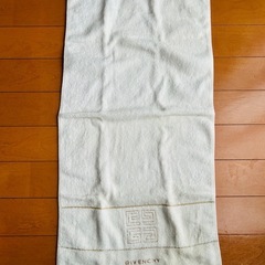 【10/26(日)まで】【タオルセット】ジバンシィ GIVENCHY タオルセット 白 ホワイト 目立った傷や汚れなしの画像
